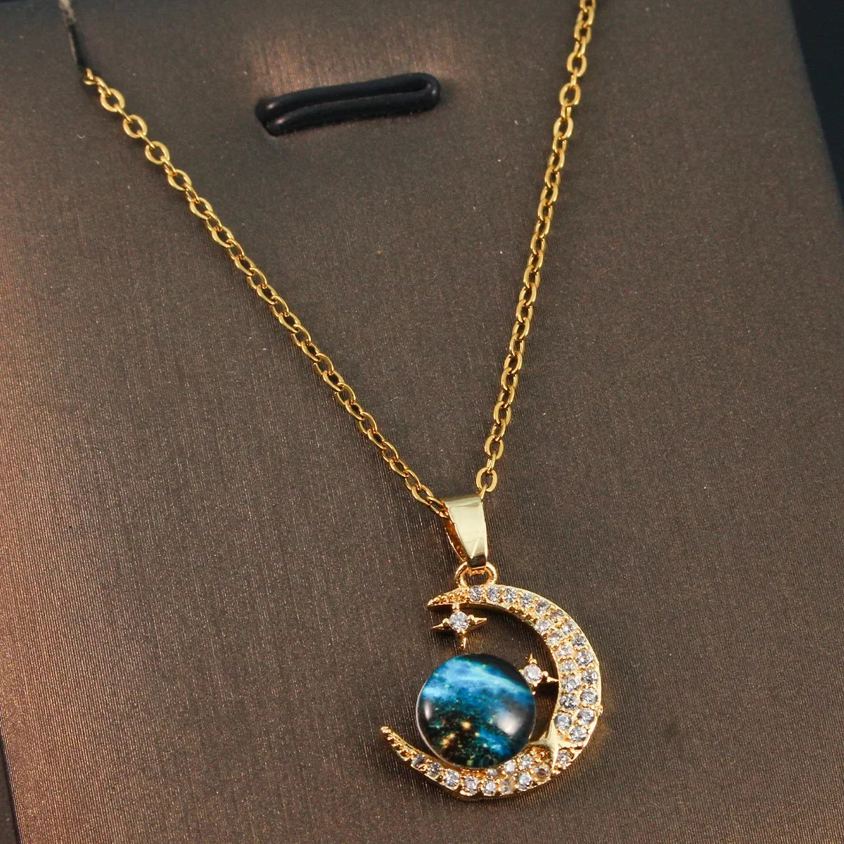 Fashion Planet Moon and Star Opal Pendant Necklace for Women Charm Gold Color Stainless Steel Spaceman Choker Jewelry Accessory