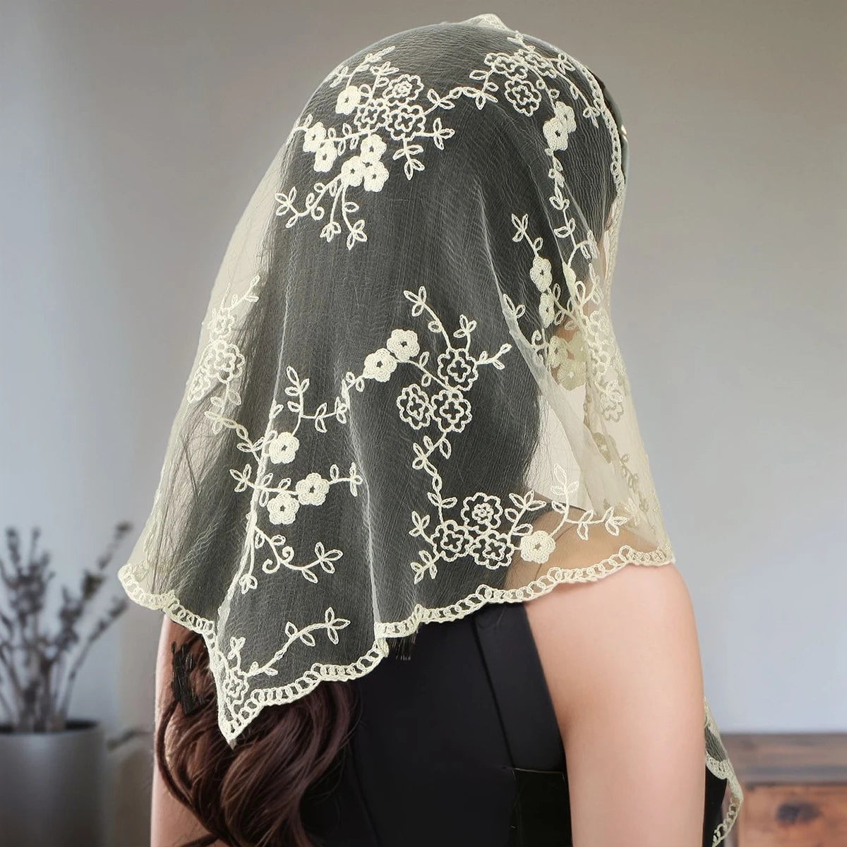 Fashion Ins Lace Hair Scarf Women Retro Triangle Hair Bands Vintage Triangular Headscarf Girls Elegant Headwear Hair Accessories