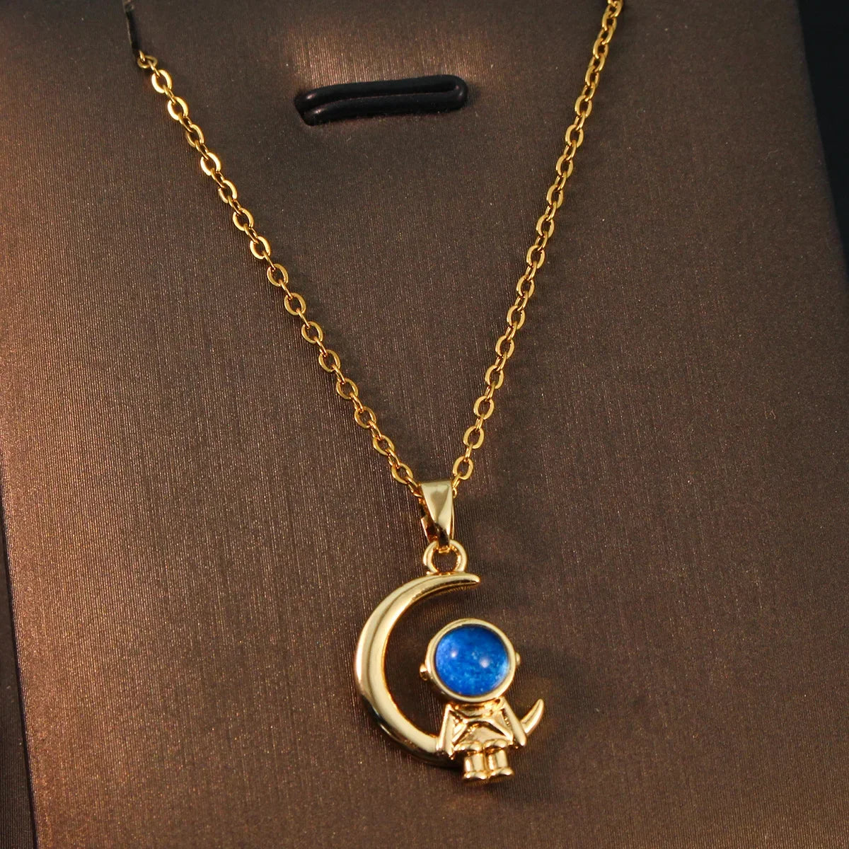 Fashion Planet Moon and Star Opal Pendant Necklace for Women Charm Gold Color Stainless Steel Spaceman Choker Jewelry Accessory