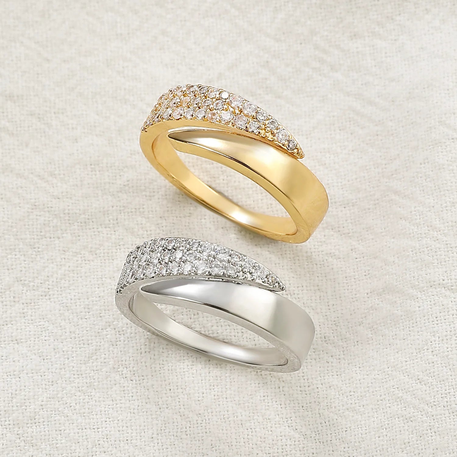 New Fashion Stainless Steel 18K Gold Plated Sun Rings for Women Rhinestones Inlaid in Hollow Metal Texture Ring Trendy Jewelry